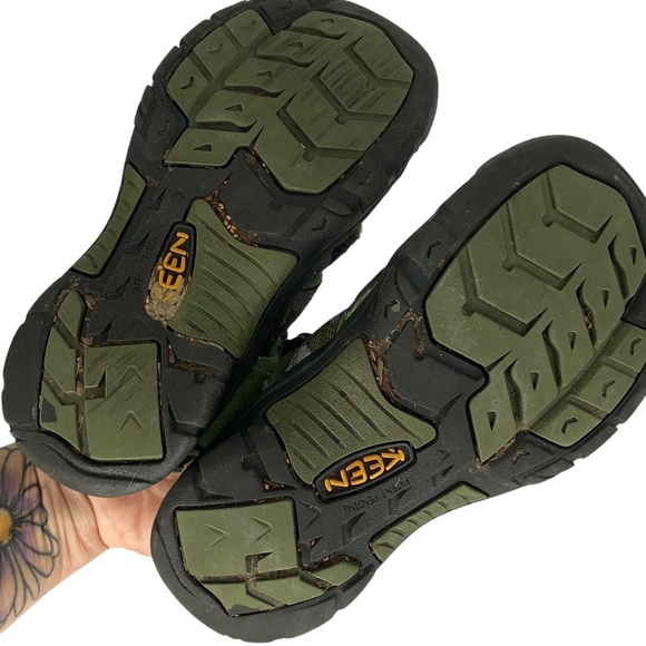 Keen Newport Camo Sandal Hiking Green Youth Size 2 - Picture 6 of 7
